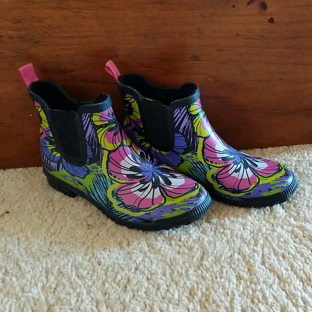 Floral print rain booties